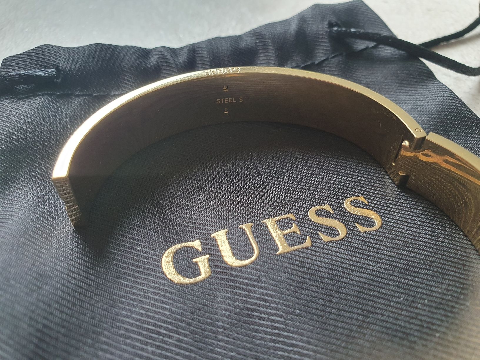 Guess Bracciali & Braccialetti: Armband von Guess – Nuovo (secondo la descrizione) da Wettingen venduto da __Dom__ 6
