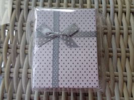 NEUES Kartonschachteli weiss-schwarz--grau Polka dot - 80946