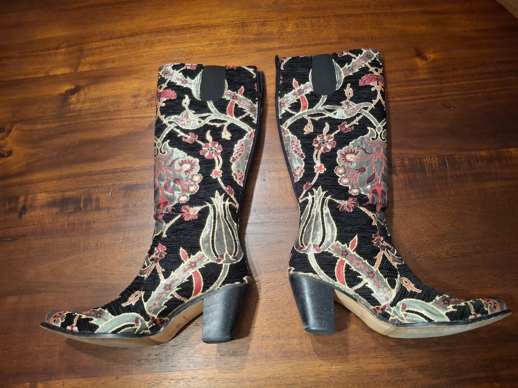 Scarpe da donna: Edle  Stiefel mit speziellem Muster, Grösse 38 – Usato da Thun venduto da mir_cjz2 1