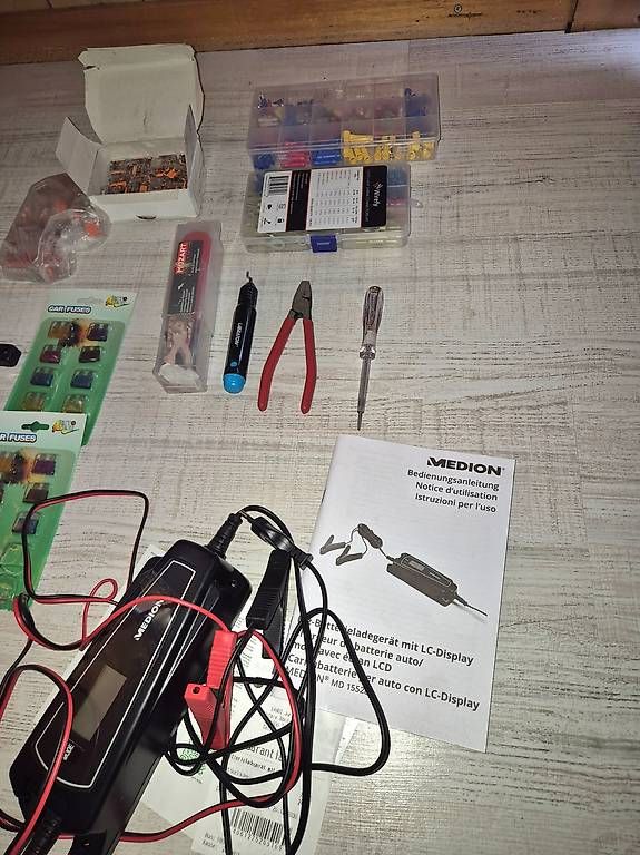Caricabatterie: Elektro-Konvolut  Multimeter, Batterieladegerät, Kabeltromm – Usato da Ringgenberg BE venduto da jwi_ml6r 3