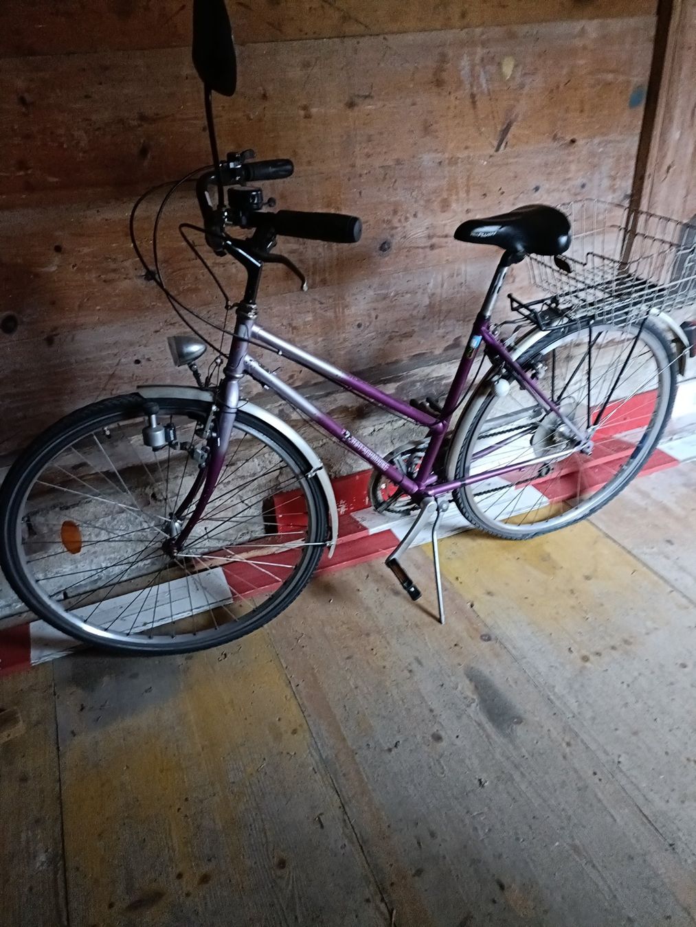 Tour de Suisse Vélos: Gut erhaltenes Damenfahrrad – D'occasion à Romanshorn par Flohmarkt_Romanshorn