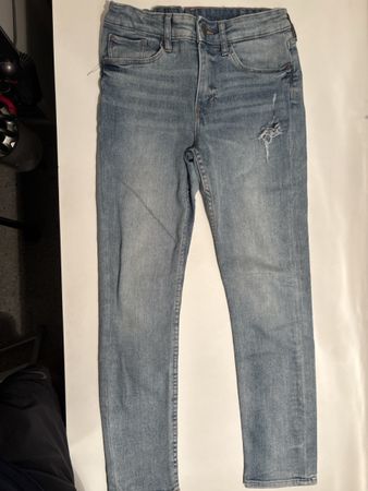 Jeans H&M, Taille 152, coupe skinny, parfait pour l'été!