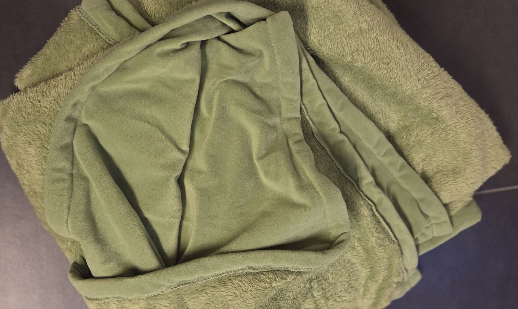 Coperte: Flauschige Kuscheldecke grün 150x200cm – Usato da Lyss venduto da Urma5 2