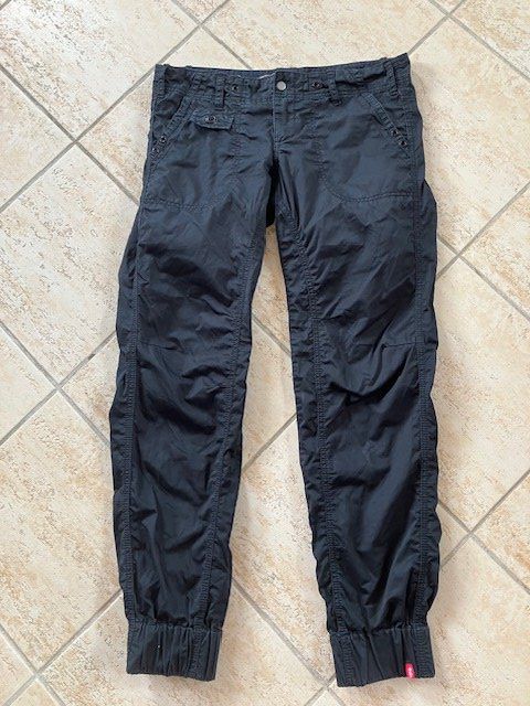Esprit Pantaloni: Pantalon cargo edc ESPRIT taille 38 – Usato da Les Ponts-de-Martel venduto da Jolisa