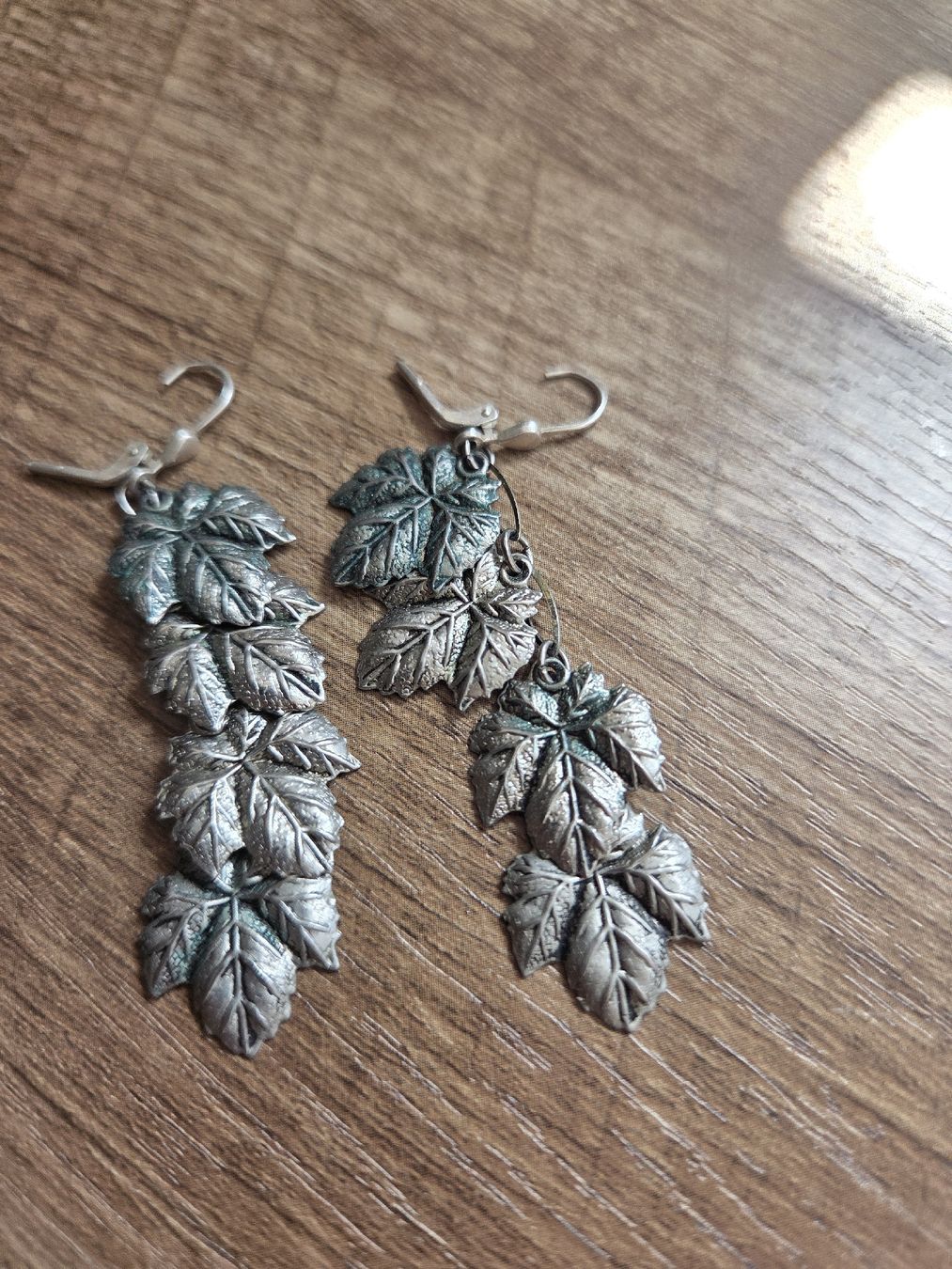 Orecchini pendenti & Orecchini a lobo: Vintage Ohrhänger Blätter-Look, versilbert – Usato da Neuheim venduto da Repetentia