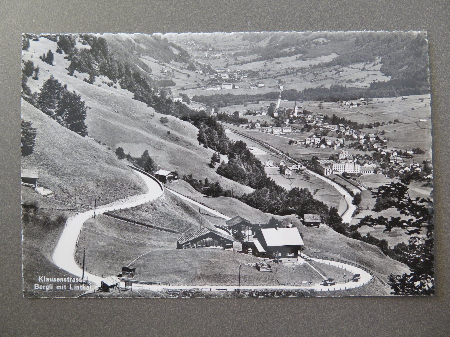 Cartoline postali: LINTHAL - BERGLI MIT LINTHAL - KLAUSENSTRASSE – Usato da Wittenbach venduto da lipasal