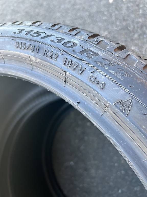Pneus & Kompletträder: 2 x 315/30/22 Pirelli Winterreifen  – Gebraucht aus Frasnacht von nobloff 1