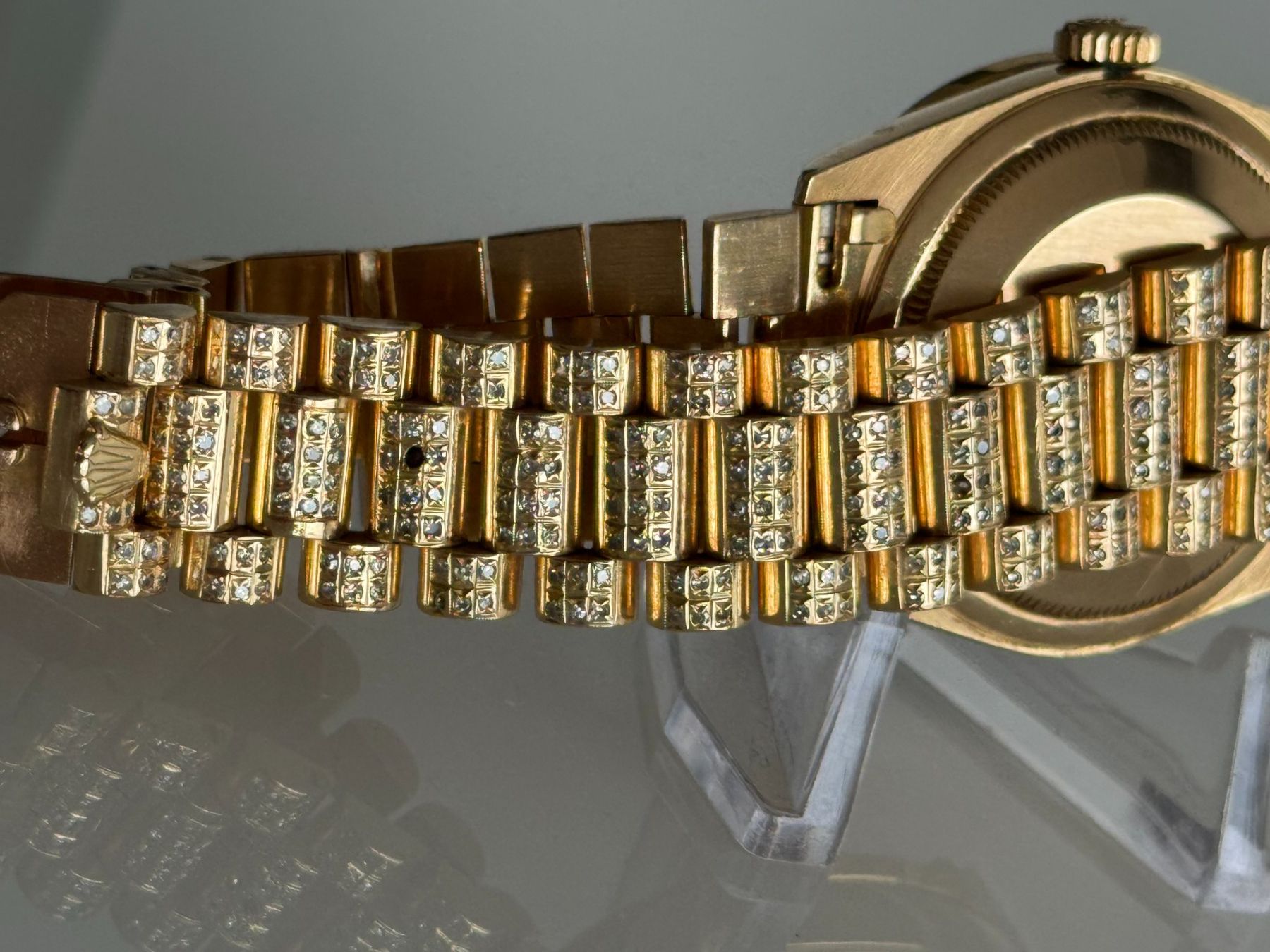 Rolex Orologi: Rolex Day-Date 18K Gold mit Brillianten – Usato da Uhwiesen venduto da fel_5ghs 7