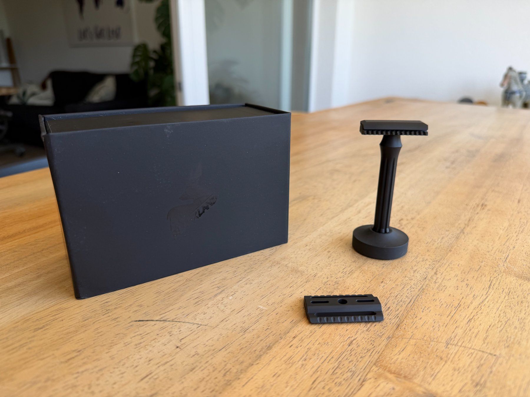 Rasoi & Lamette da barba: Blackbird Titanium Black Open Comb + Lite SB + Stand – Usato da Glattpark(Opfikon) venduto da Techn1c