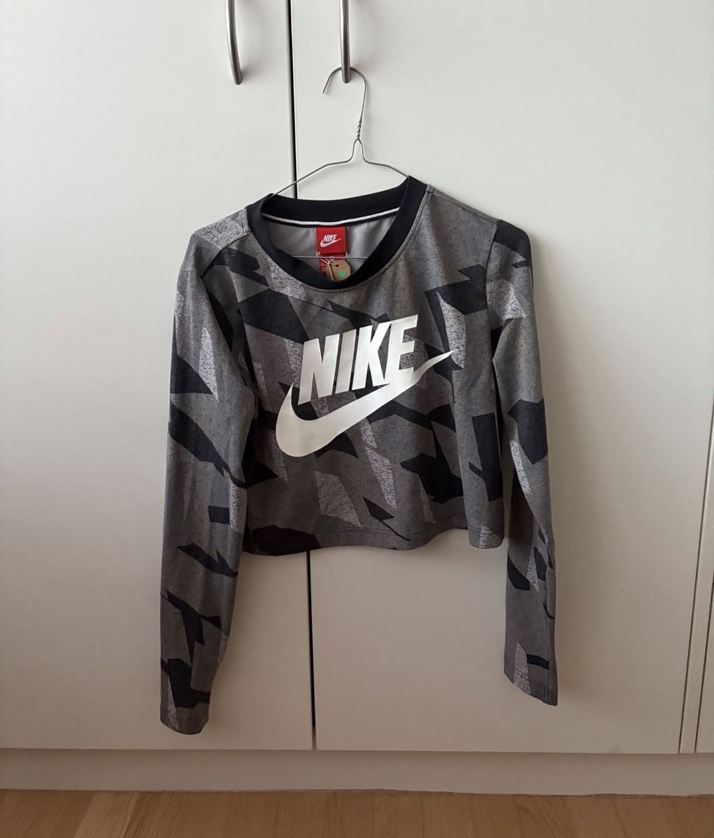 Nike Maglioni & Felpe: pull nike – Usato da Montreux venduto da m.mlkstn