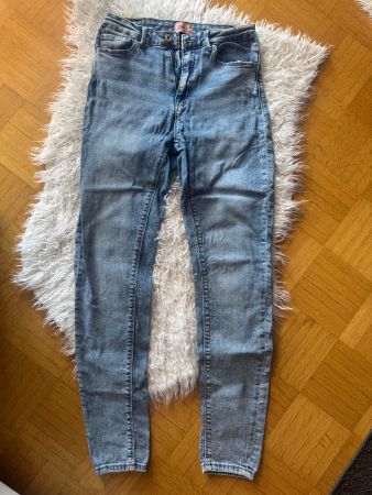 Damen Jeans hellblau Grösse Mx34 guter Zustand