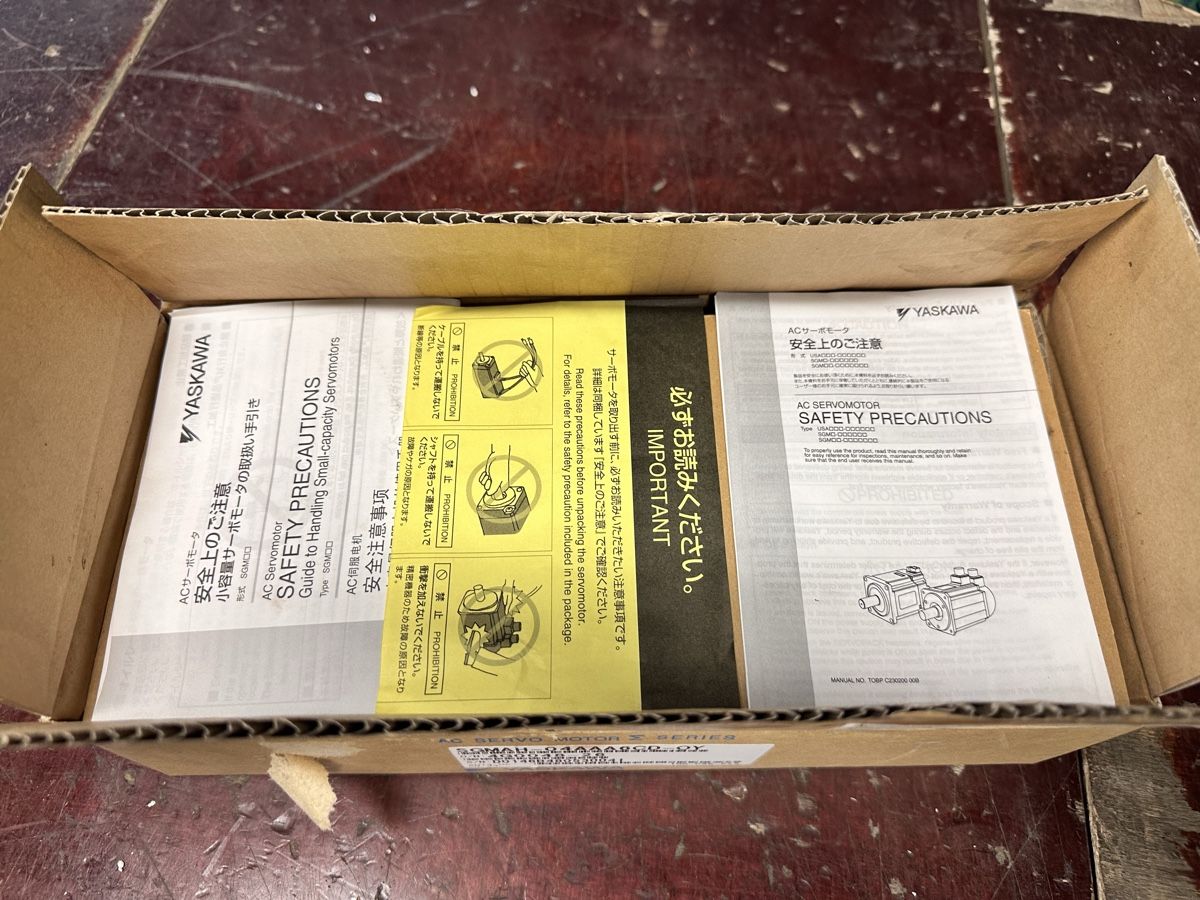 Motori: Servo Motore YASKAWA- SGMAH-04AAA6DC-OY – Nuovo e nell'imballaggio originale da Leggia venduto da tasquinha123 3
