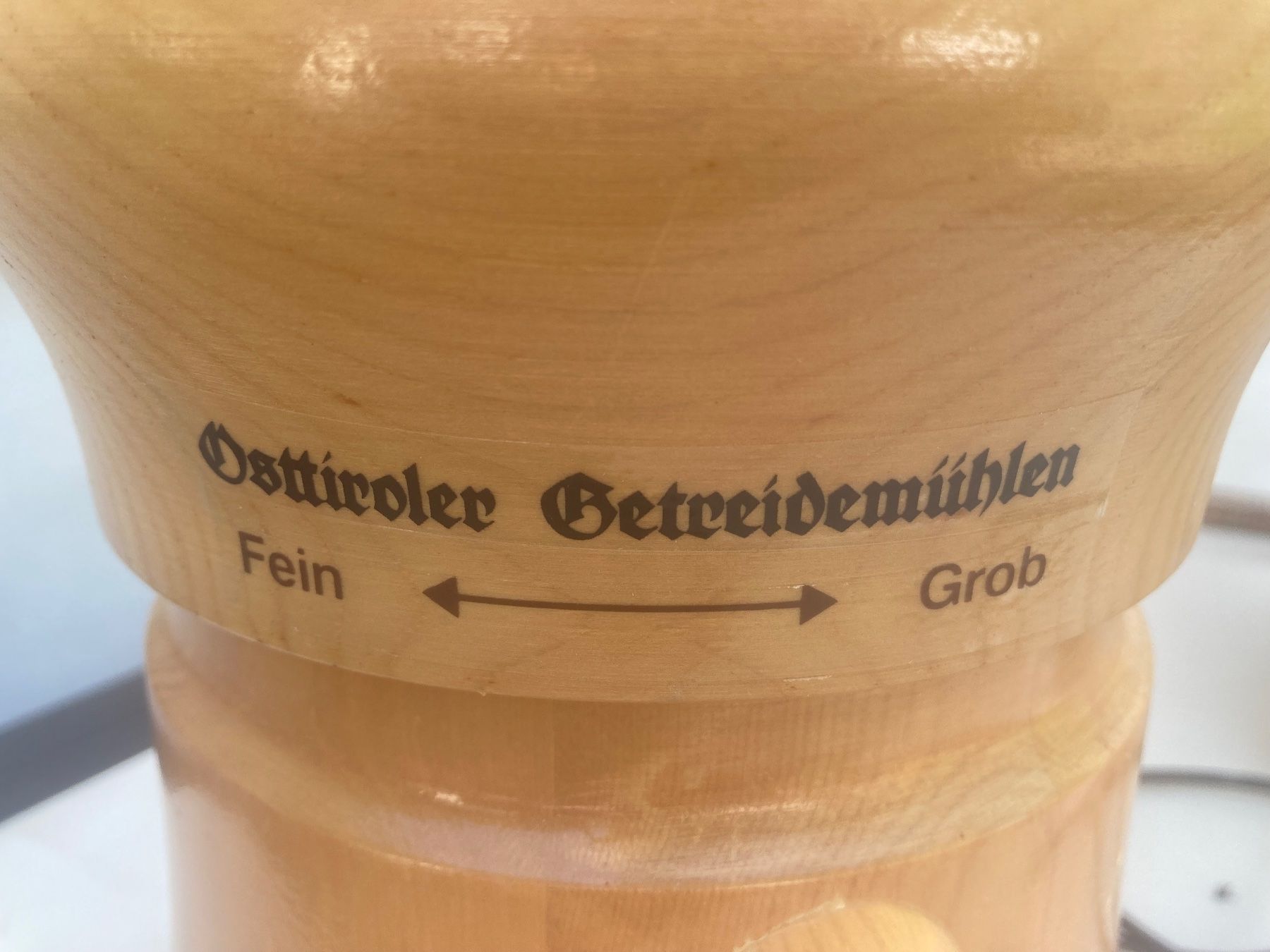Küchengeräte: Getreidemühle vom Osttirol. – Gebraucht aus Rüttenen von  5