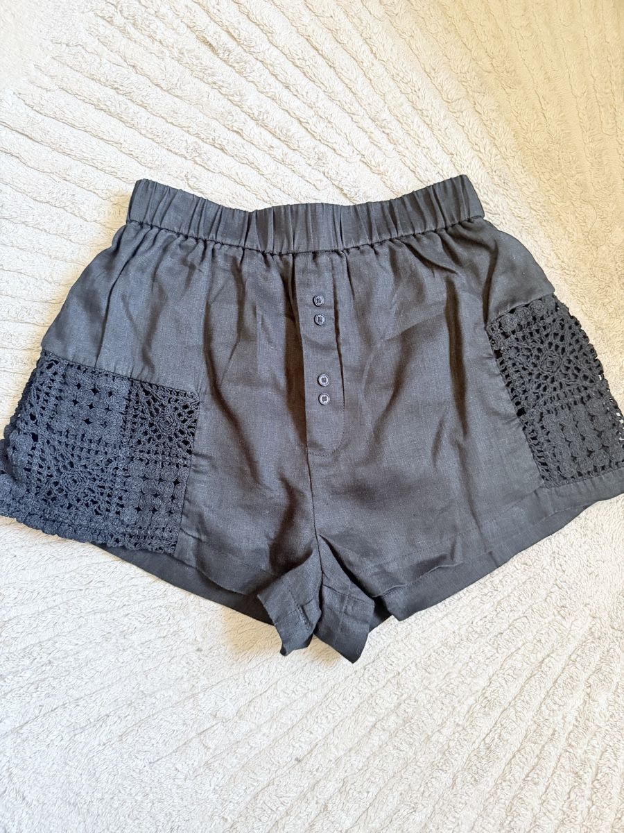 Pantaloni: SIR black linen shorts XS  – Nuovo (secondo la descrizione) da Genève venduto da kam_m6mq 4