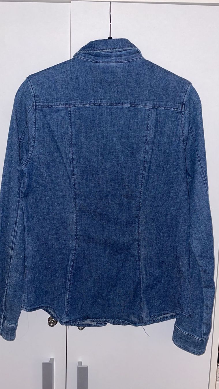 H&M Camicette: Jeans-Hemd Slim-Fit und elastisch von H&M – Usato da Winterthur venduto da GrobyK 1