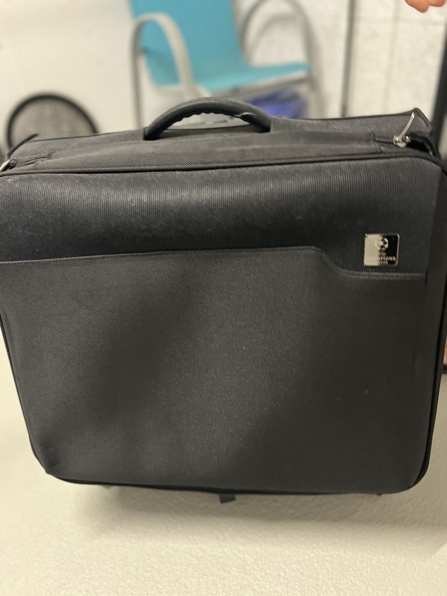 Valigie: Black suitcase UEFA Champions League edition – Usato da Luzern venduto da TIsabel