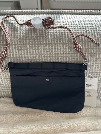 🟢 Fr. 19,95 Sac pochette noir NEUF / Tasche NEU