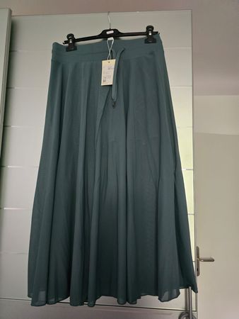 Halara Freizeitrock mit integrierter Hose, Neu