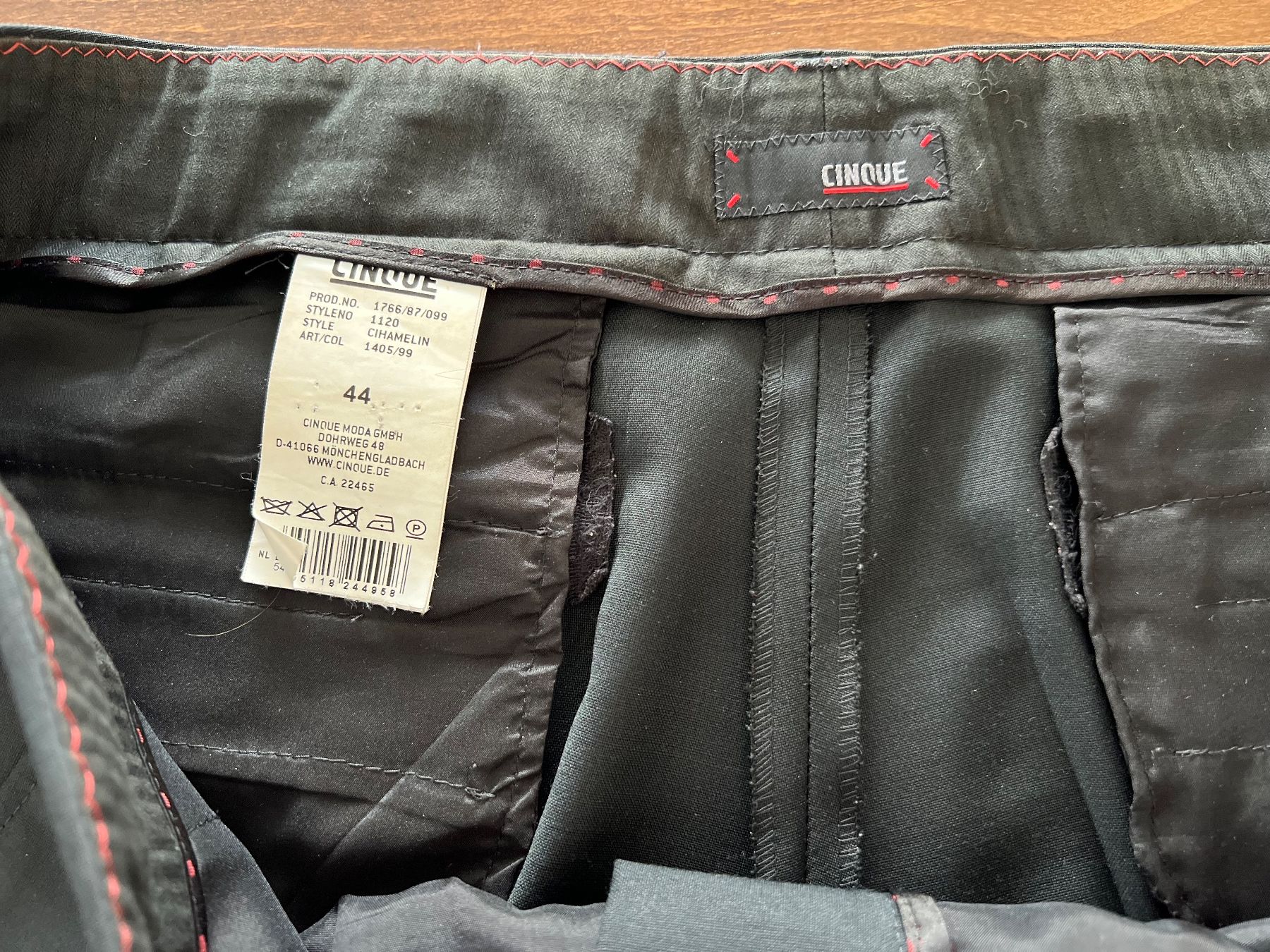 Cinque Pantaloni: Stoffhose Cinque schwarz klassisch Gr. 44 – Usato da Ebmatingen venduto da Mistelu 4