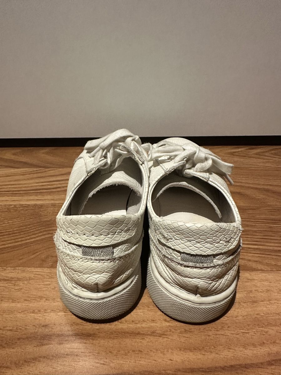 Zara Scarpe da donna: Weisse Zara Sneaker Gr. 37  Schlangenmuster – Usato da Triengen venduto da nes_l8cj 2