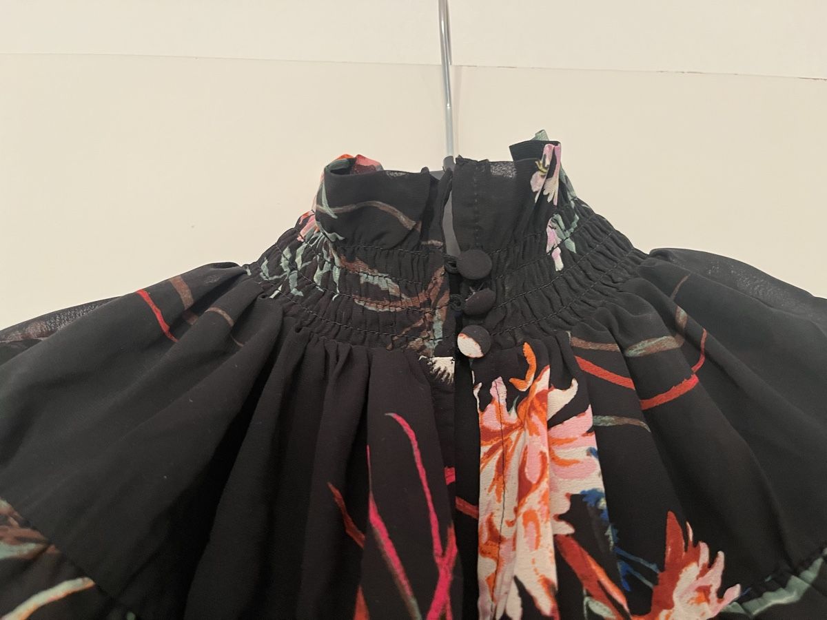 H&M Blusen: Elegante Bluse mit Blumenmuster, Grösse S, neuwertig – Neu (gemäss Beschreibung) aus Zürich von MariaSusanne 5