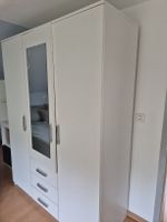 Schrank weiss