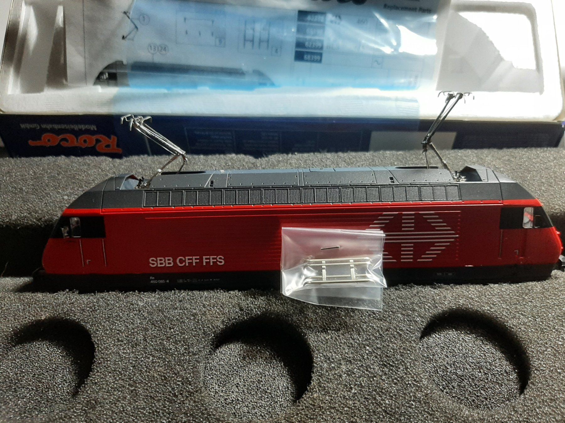 Roco Modellini di ferrovie: ROCO 62398 Re 460 085-4 – Usato da Avully venduto da RIVALIS