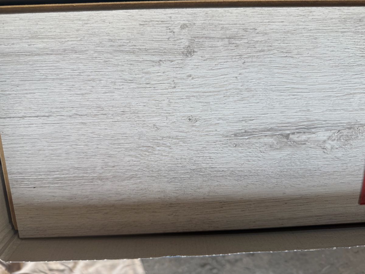 Articoli in legno: Laminatboden Weiss Grau – Nuovo (secondo la descrizione) da Safnern venduto da Sbinchen 1