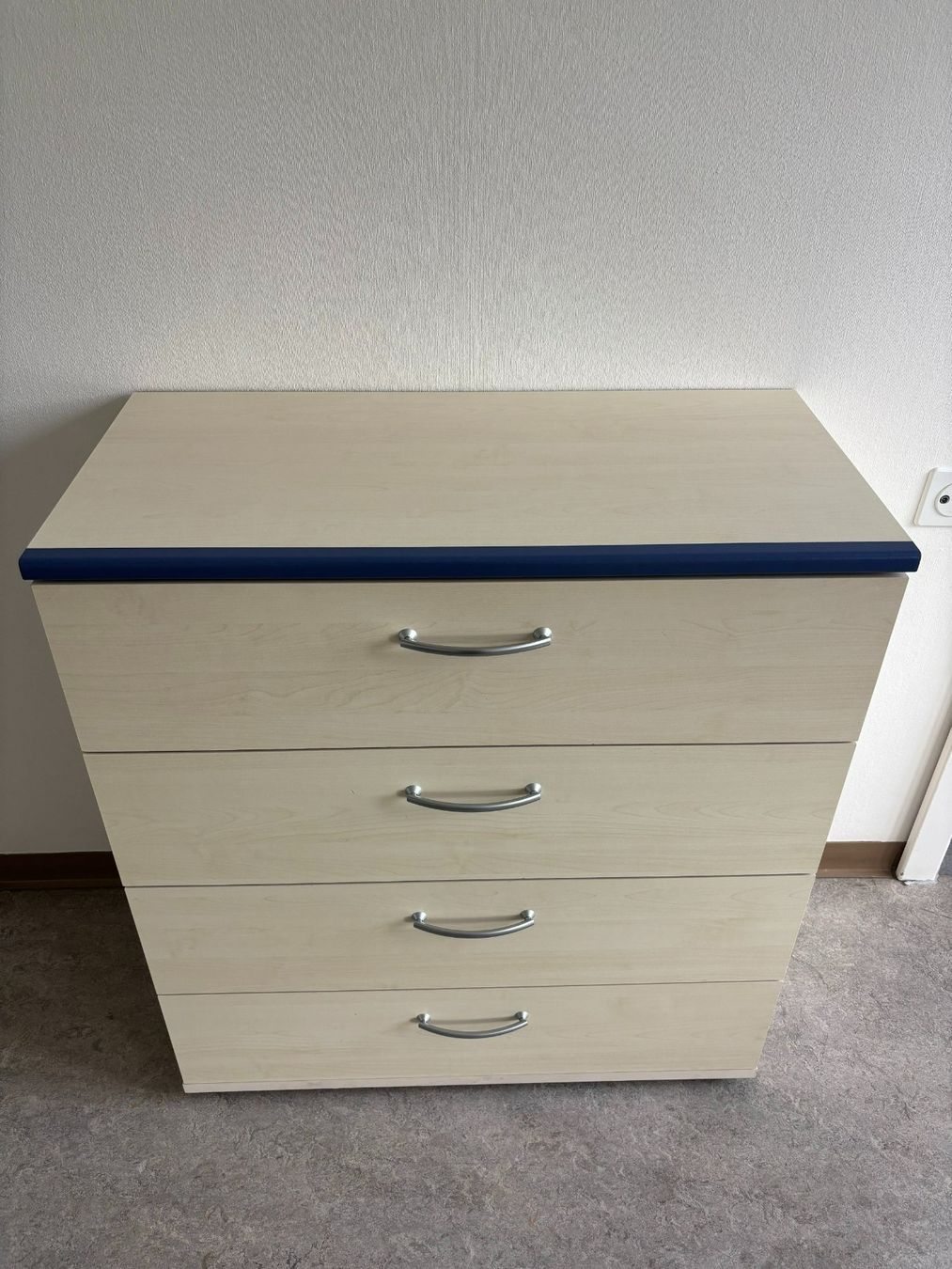 Cassettiere: Kommode mit vier Schubladen (ca. 80x90cm) – Usato da Oberbuchsiten venduto da nfl_s9qd 1