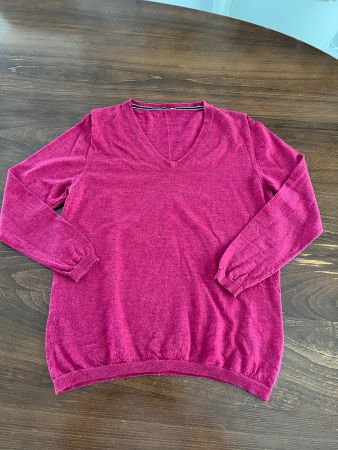 Merino Wollpullover mit V-Ausschnitt, Gr. 38.