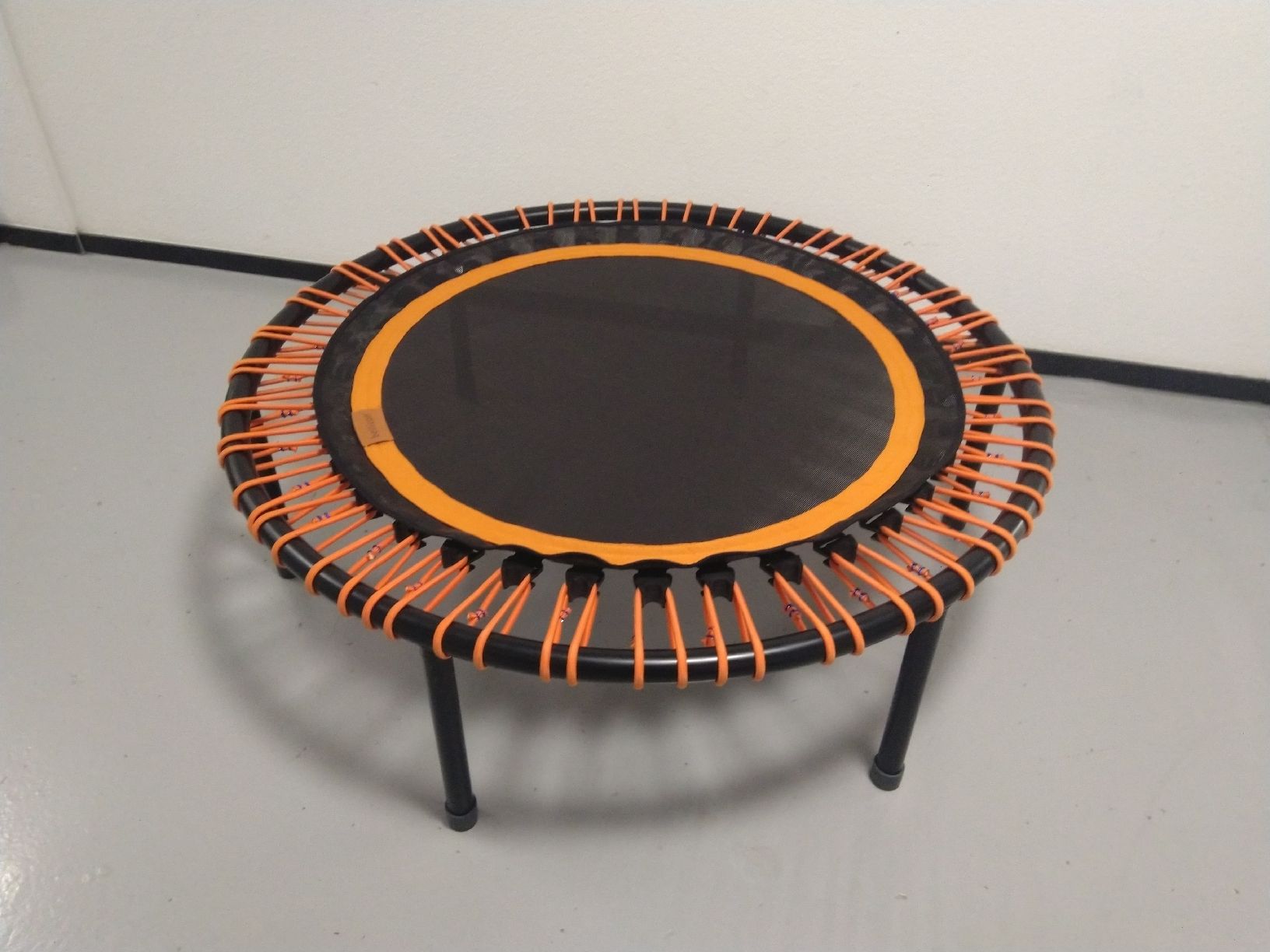 Bellicon Trampolini: Bellicon Trampolin, 112cm, guter Zustand – Usato da Luzern venduto da MissAnthropia