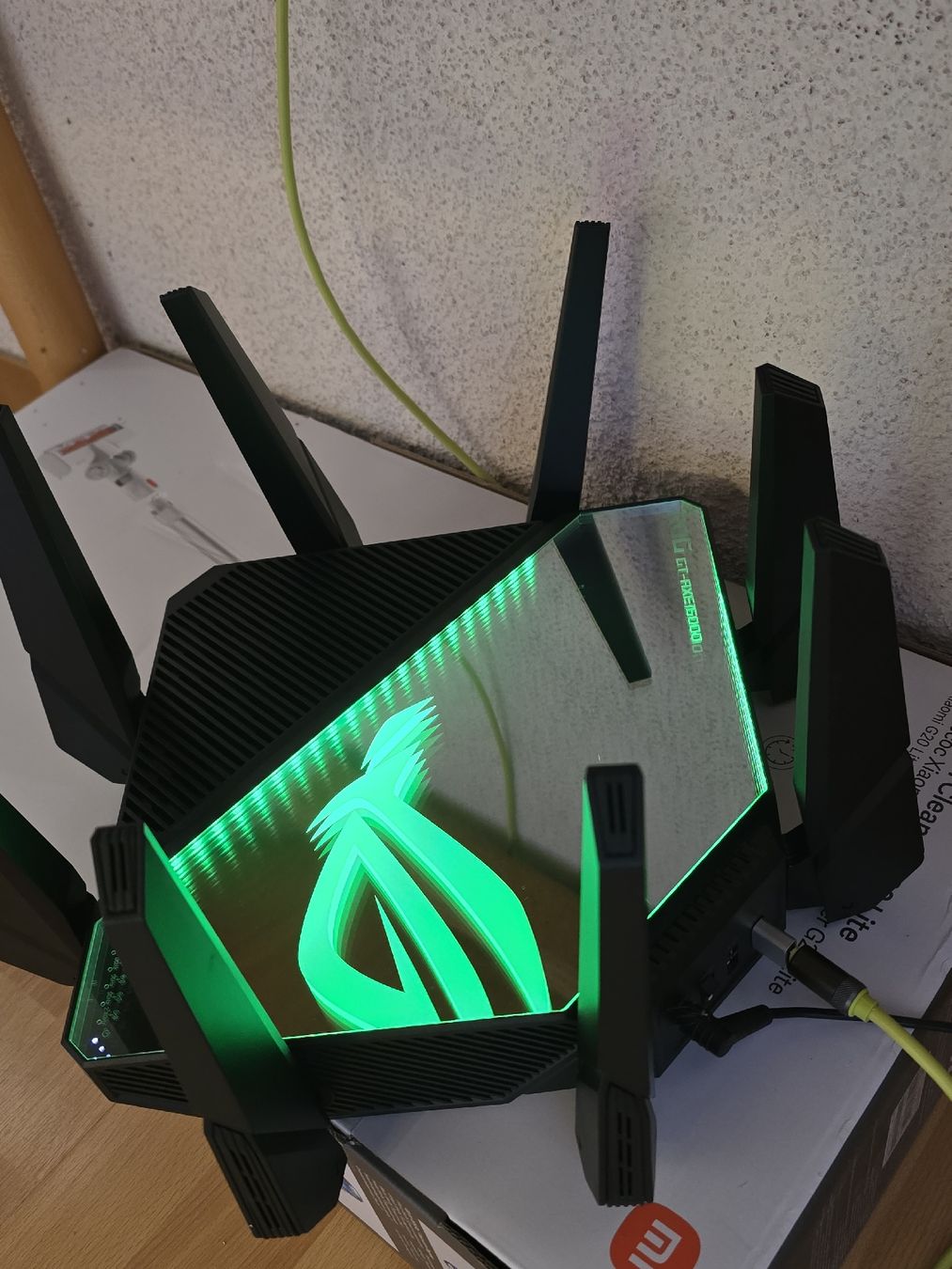 Asus Modems & Router: Asus gt-axe16000 router quad band.  – Gebraucht aus Sion von zan_k987