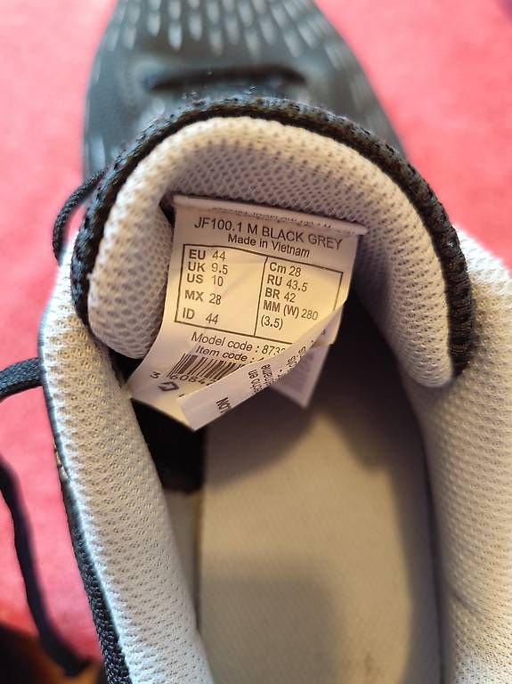 Scarpe da uomo: Joggingschuhe Gr. 44 – Usato da Thusis venduto da phil_gr 2