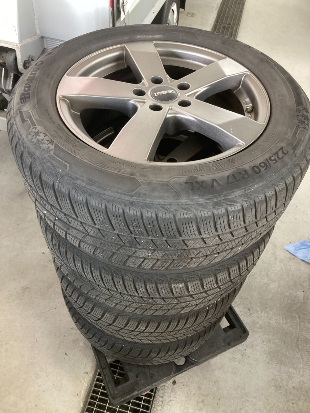 Jeep Pneumatici & Ruote complete: Jeep Compass Winterräder 225/60R17 – Nuovo e nell'imballaggio originale da Cham venduto da WB2223