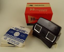 VIEW-MASTER 3-DIMENSION VIEWER MODEL E & 26 SCHEIBEN
