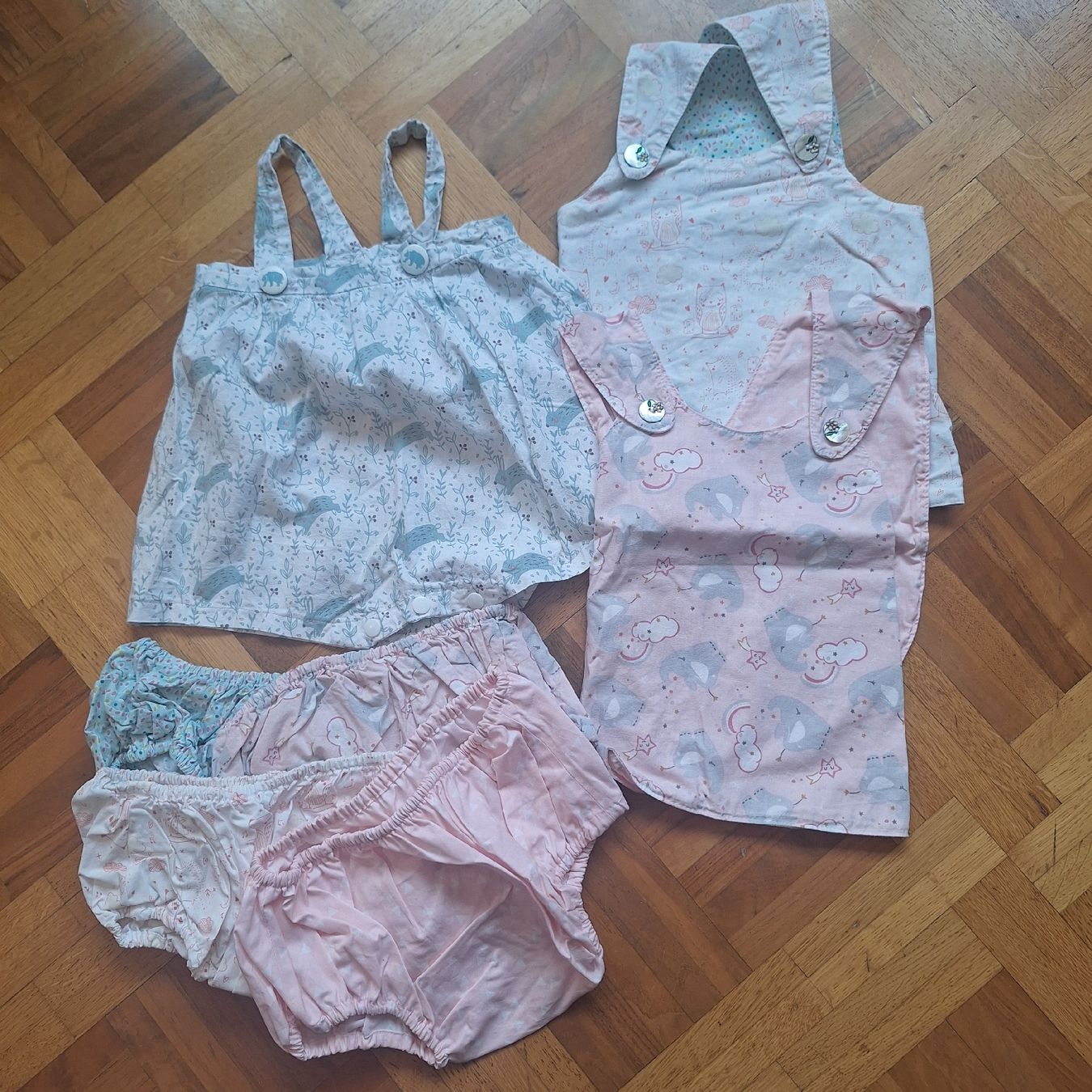 C&A Lotti & Set di vestiti: 6-teilige Kleiderpaket Mädchen Grösse 74 – Usato da Fribourg venduto da lf87 3