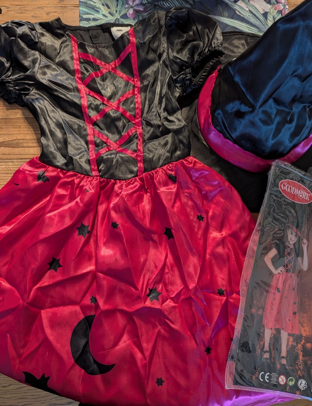 Costumi: Hexe Kostüm – Usato da Wallisellen venduto da Taurusit