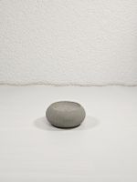Räucherstäbchenhalter aus Beton grau runder Zustand