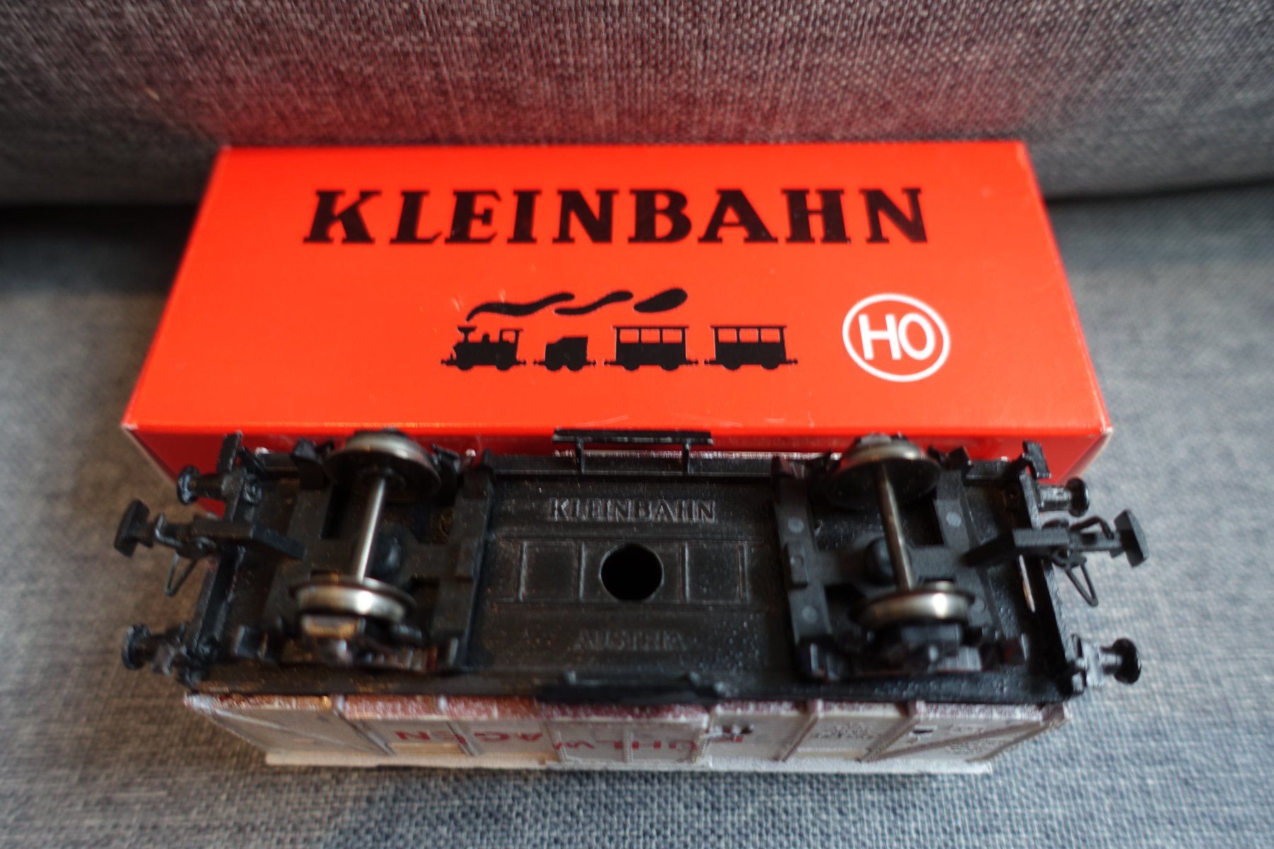 Kleinbahn Modellini di ferrovie: KLEINBAHN No. 320 ÖBB Kühlwagen – Usato da Wallbach venduto da Sarrows 2