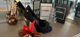 Chaussures Chanel noires et dorées pointure 39