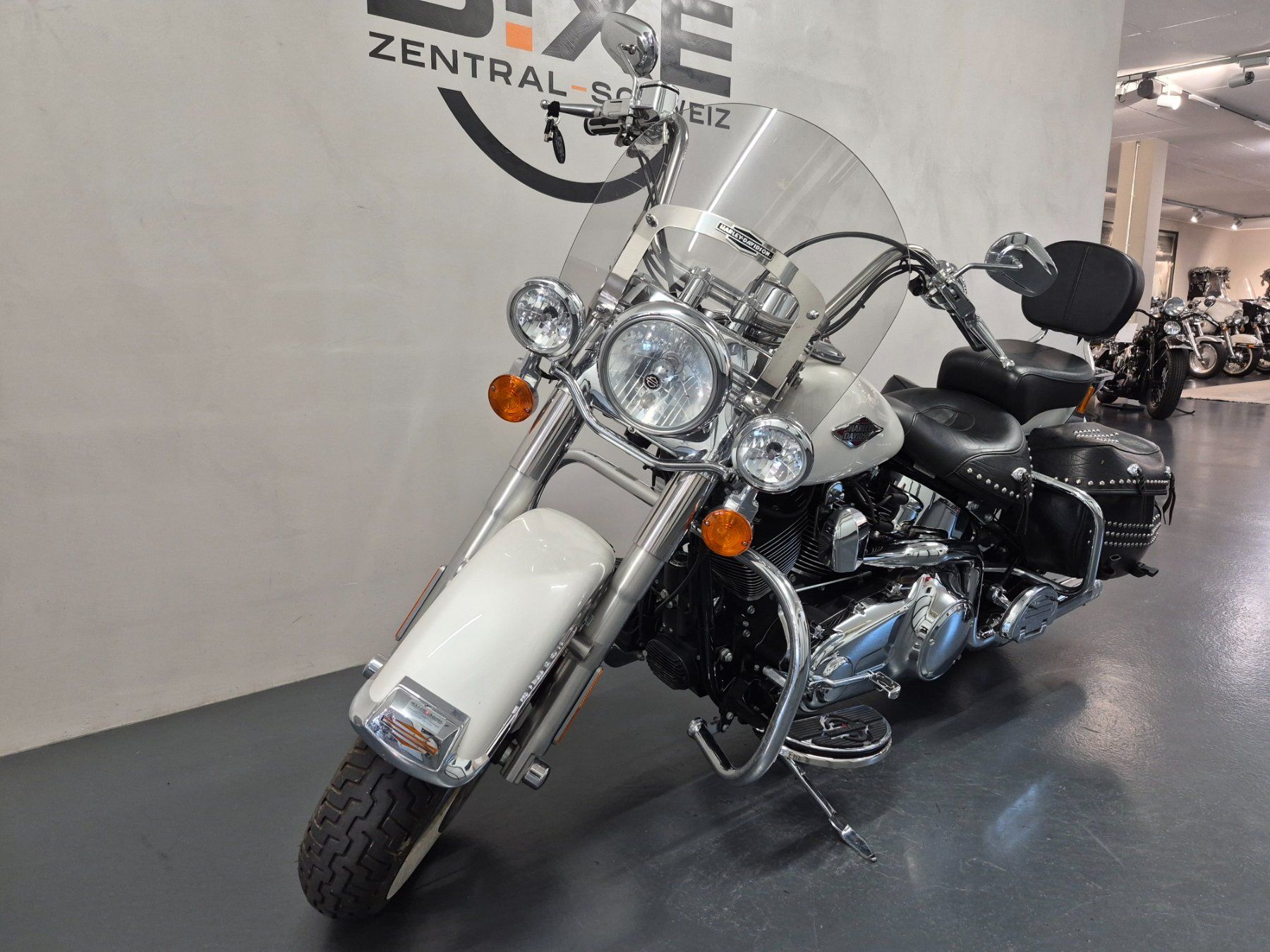 Harley-Davidson Cruisers: Harley Davidson FLHTC Heritage – D'occasion à Hünenberg par Maxim369 1