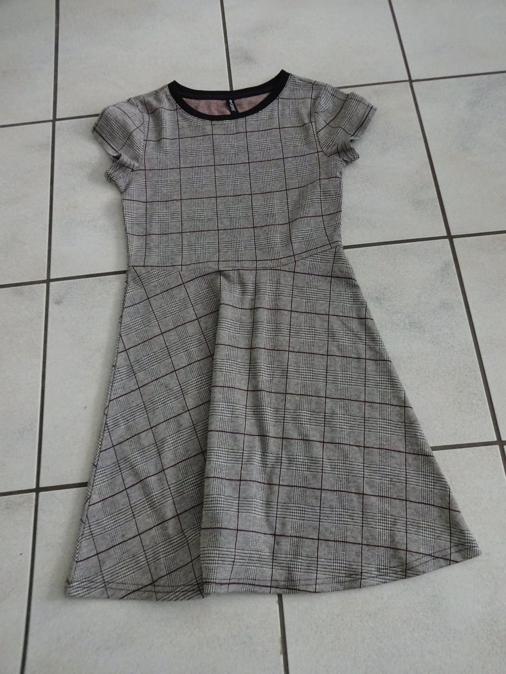 Vestiti: Modisches Kleid/Page – Nuovo (secondo la descrizione) da Rothrist venduto da Mistery1