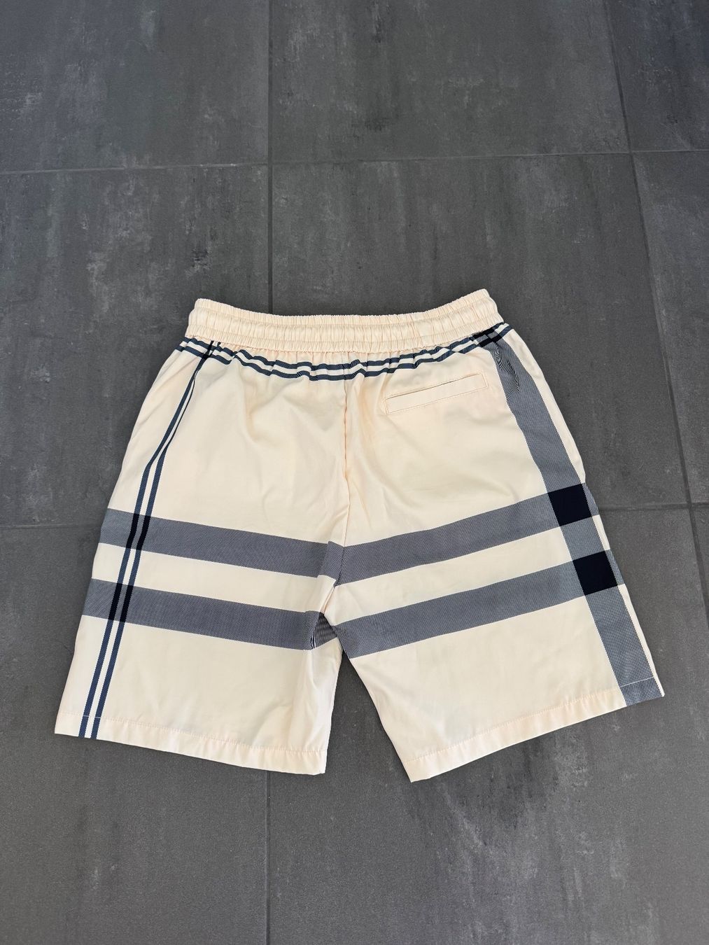Costumi da bagno: Burberry Swim Shorts – Usato da Laufenburg venduto da gia_ts98 1