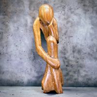 Sculpture abstraite du penseur en bois sculpté à la main