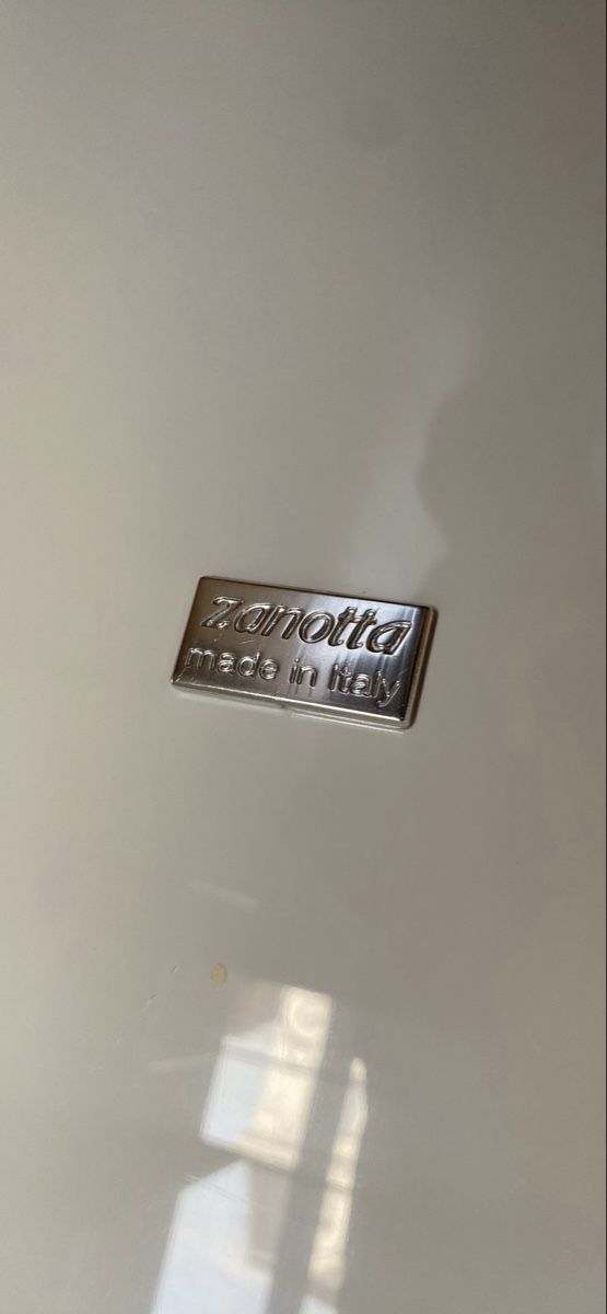 Zanotta Tavoli: Zanotta coffee table – Usato da Lausanne venduto da gallimomasseri