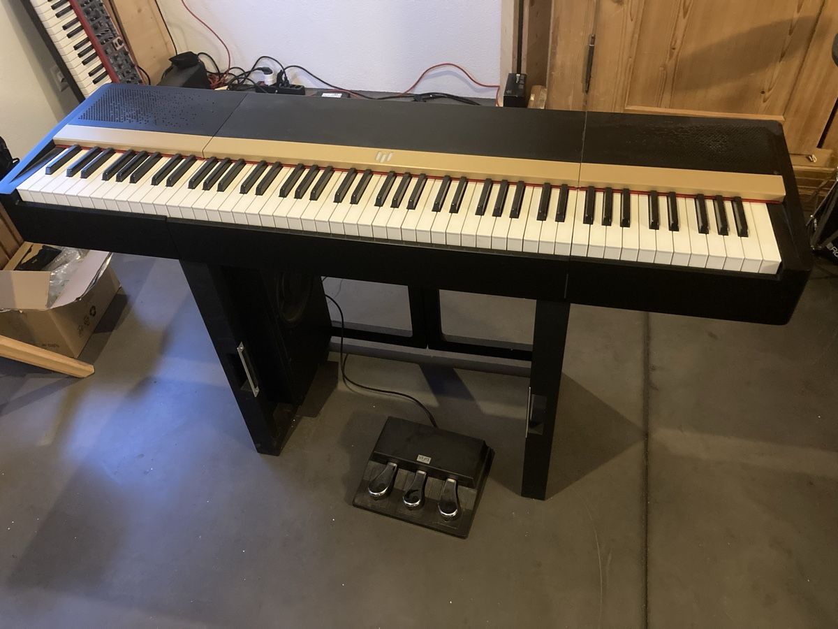 Phoenix Strumenti musicali: Piano Phoenix – Usato da villarlod venduto da Oliviermagarotto