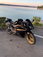 Yamaha YZF-R 125 schwarz gold gebraucht mit Gebrauchsspuren