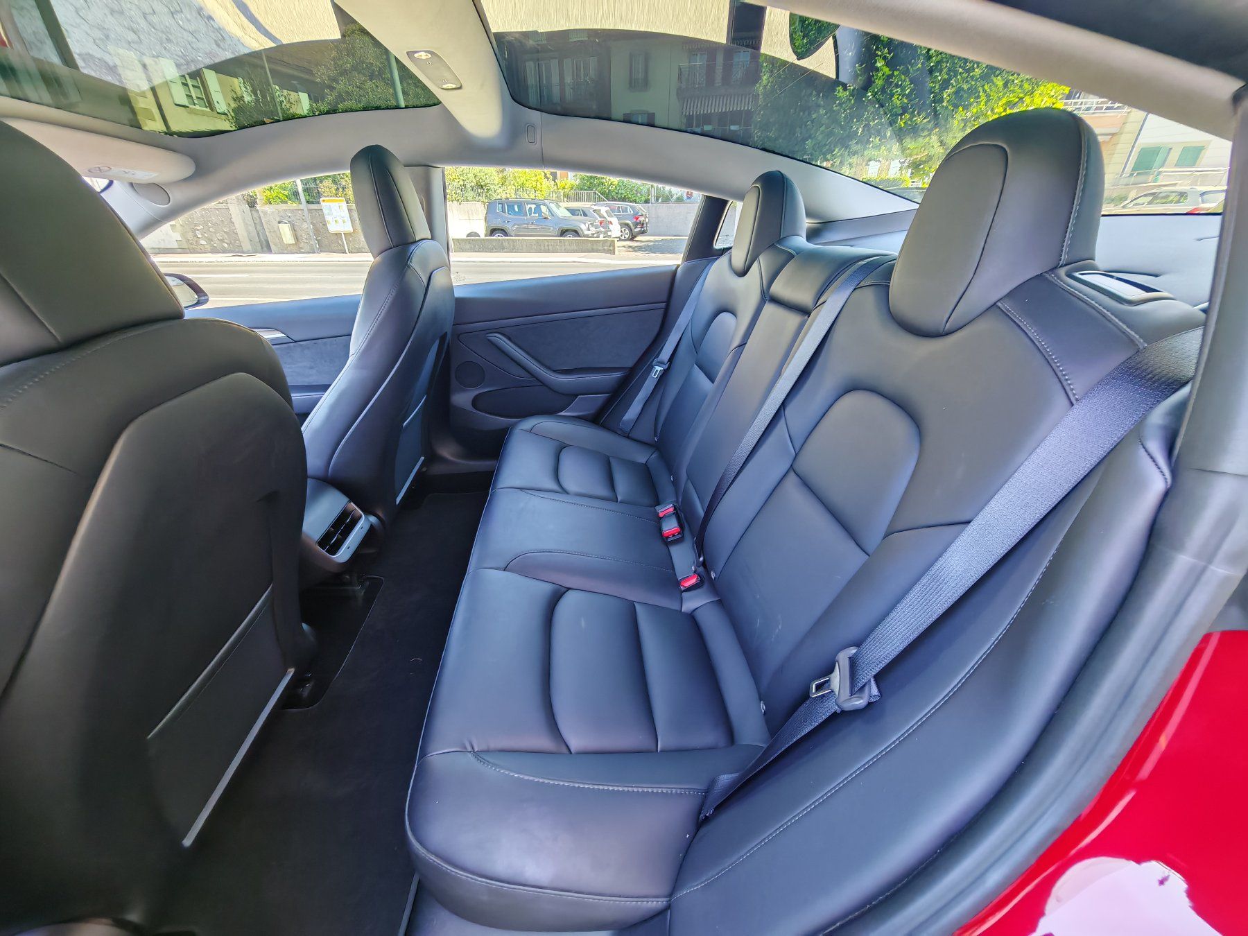 Tesla Autos: Tesla model 3 Long range dual motor AWD 4x4 rouge – Gebraucht aus Bettens von jed2002 4