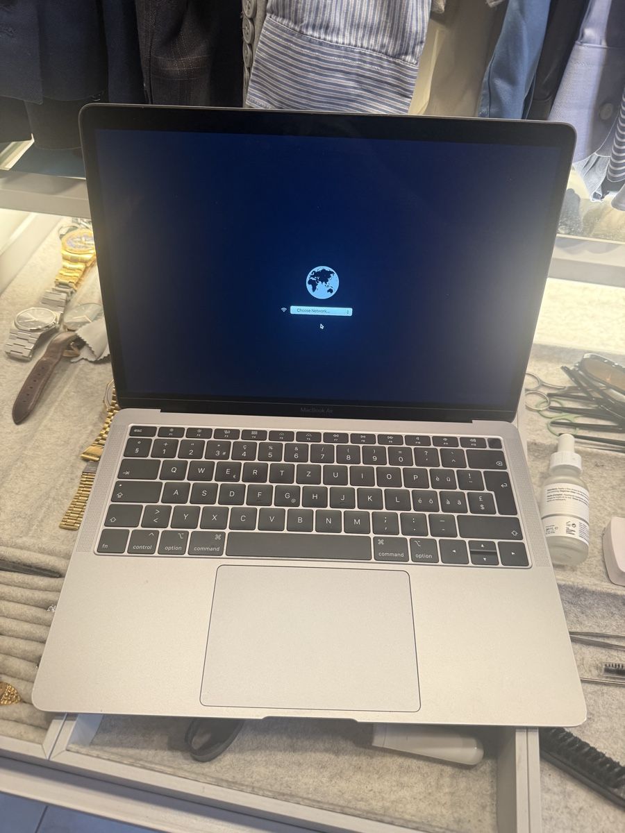 Apple Notebook: Sleek MacBook Air 13" – Usato da wöschnau venduto da rash99