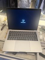 Sleek MacBook Air 13"